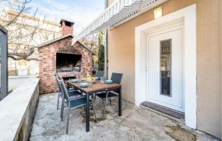 Awesome Apartment In Biograd Na Moru - 9
