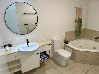 Bargara Oceanfront Luxury Grd Flr Apartment - Bargara - 1