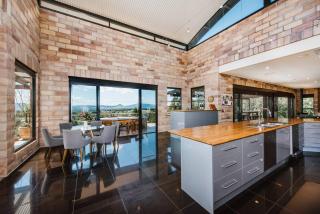 'Tyalla Lodge' Unique Luxe Design in the Mountains - 7