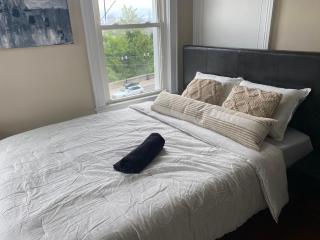Cozy apartment with city skyline. Easy commute midtown Manhattan. - Jersey City - 7