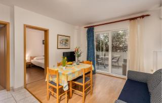 Awesome Apartment In Baska With Kitchen - Baška - 7