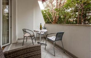 Awesome Apartment In Baska With Kitchen - Baška - 9