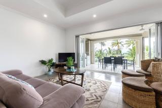 Marron at Island Views—Beachfront Boutique Bliss - 1