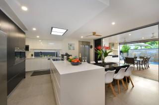 89 at The Edge - Luxury Poolside Contemporary - Palm Cove - 7