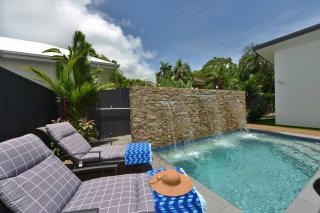 89 at The Edge - Luxury Poolside Contemporary - Palm Cove - 4