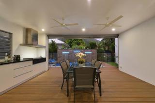 89 at The Edge - Luxury Poolside Contemporary - Palm Cove - 1