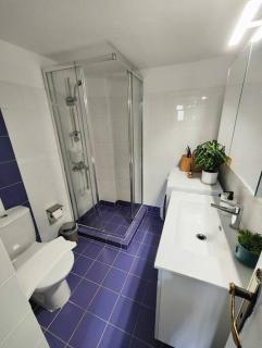 Chic Urban Retreat Steps from Museum of Cont. Art! - Athens - 1