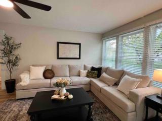 Blue Moon Cottage - Music Room, Inground Pool - Owensboro - 3