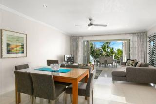 Gris at Island Views—Pool Paradise on the Beach - Palm Cove - 9