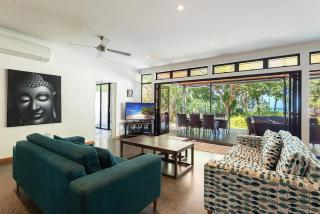Bramston Beach - Premium Holiday House - Bramston Beach - 9