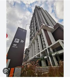 Astetica 3 bedrooms 4 Queen Bed - Seri Kembangan - 1
