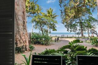Mai at Coral Horizons: A Relaxed Beach Retreat - Palm Cove - 0