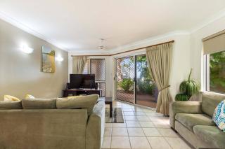 Mai at Coral Horizons: A Relaxed Beach Retreat - Palm Cove - 9