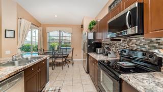 Last Minute Disney Getaway! Private Pool, Hot Tub & Games Room. Book Now! #15092 - 4