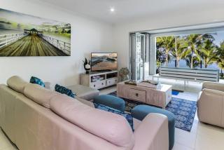 Azul at Island Views—Bask in Beachfront Living - Palm Cove - 0