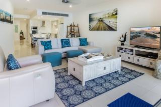 Azul at Island Views—Bask in Beachfront Living - Palm Cove - 5