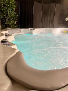 Villa Platon - Jaccuzi - JardinTerrassePétanque - 9