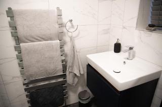 2 Bedroom Property with Free Parking close to Leeds City Centre - Leeds - 3