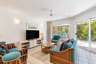 Ivy at Coral Horizons: A Retro Beachfront Locale - 0