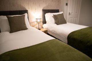 2 Bedroom Property with Free Parking close to Leeds City Centre - Leeds - 5