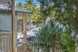 Daisy at Amphora Resort - A Calming Coastal Getaway - 3