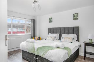Gravesend 3 Beds By JADA Homes - Gravesend - 4