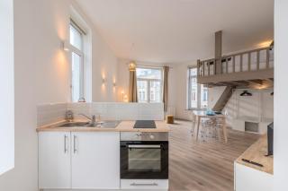 Spacious and bright studio in the center. - 3