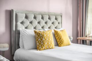 Two Stunning Bedrooms & Private Balcony & River View - Londra - 7