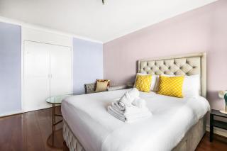 Two Stunning Bedrooms & Private Balcony & River View - Londra - 6
