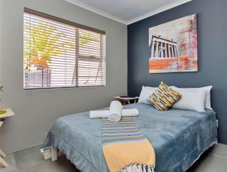 Retro Rest - walking distance to Beach, Langebaan - 1