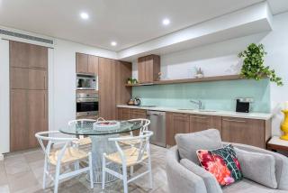 'Hibiscus Haven' Resort-style Chic by the Beach - Palm Cove - 4