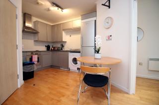 Centrally Located Spacious 2BR | CoHost Partners - Cardiff - 7