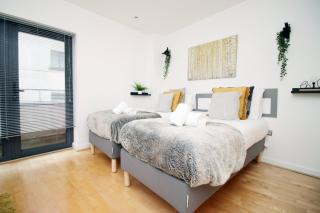 Centrally Located Spacious 2BR | CoHost Partners - Cardiff - 8