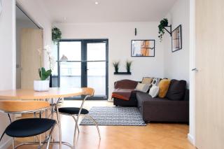Centrally Located Spacious 2BR | CoHost Partners - Cardiff - 2