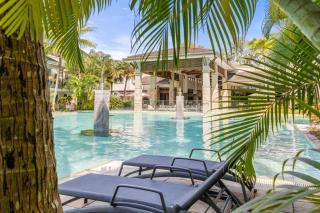 Sunny Swim-out Serenity with Direct Beach Access - Port Douglas - 7