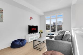 Family Friendly Spacious Getaway - East Gwillimbury - 0