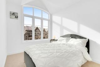 Family Friendly Spacious Getaway - East Gwillimbury - 3