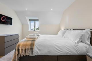 New Apartment in Stockton, sleeps 4, Free WIFI - - 5