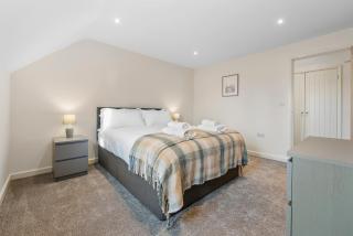 New Apartment in Stockton, sleeps 4, Free WIFI - - 8