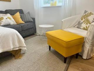 Pass the Keys Cosy One Bedroom House with Parking - 5