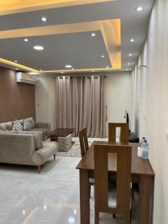 luxury 2 bedroom apartment in Rehab city - 0