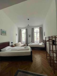 Authentic 2-bedroom apartment - 7
