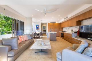 Villa Mercedes - Poolside Tranquility on Murphy St - Port Douglas - 7