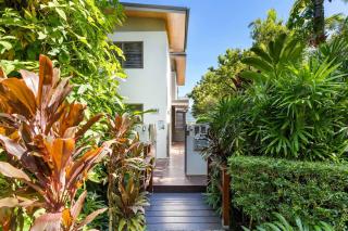 Villa Mercedes - Poolside Tranquility on Murphy St - Port Douglas - 5