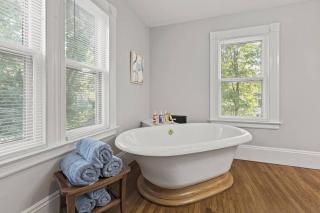 Prime West Hartford Center Location- Historic Gem - 7