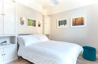 Spacious beach front apartment with stunning sea views - 6