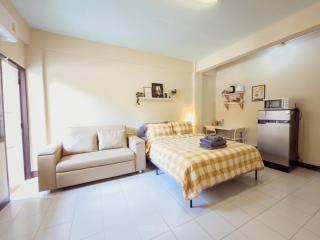 204hideaway-Local Room with Street Food only 15 min walk to Skytrain - Bangkok - 8