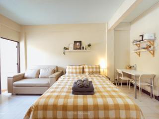204hideaway-Local Room with Street Food only 15 min walk to Skytrain - 0