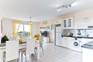 Sunny View - A Stunning Apartment with private rooftop - 3