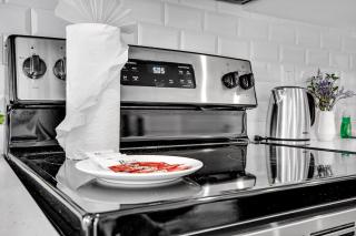 Gorgeous 3-Bed Retreat Mins from Bayside and Parking - 6